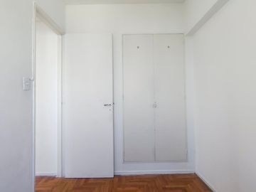 DEPARTAMENTO 3 AMBIENTES BALCON FLORES A CREDITO