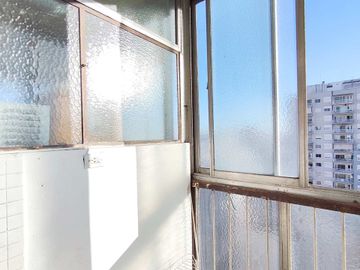 DEPARTAMENTO 3 AMBIENTES BALCON FLORES A CREDITO