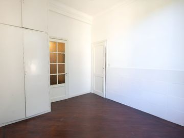 VENTA DEPTO 3 AMB CON DEPENDENCIA CONSTITUCION