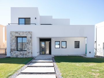 Casas en venta en Barrio Privado en Pilar