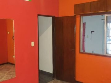 Venta casa 3 ambientes Gonzalez Catan