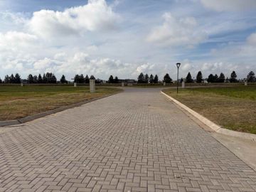 Lote Con Salida A La Laguna-damasia Al Sur Permuto