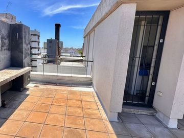 Venta depto triplex 3 amb con cochera y terreaza!