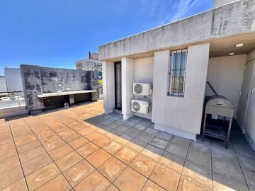 Venta depto triplex 3 amb con cochera y terreaza!