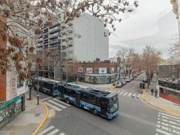 EDIFICIO COMERCIALC/RENTA EN ESQUINA CABALLITO