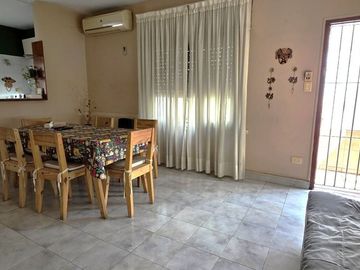 PH 3 ambientes/Patio. Apto Crédito Venta. Banfield