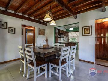 Venta Casa Pinamar 3 dormitorios y dep a 70 mt Mar