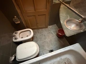 LOCAL 60MTS EN VENTA VALENTIN ALSINA CON VIVIENDA