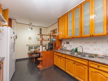 Venta Depto Belgrano 4 Amb con Dependencia Cochera
