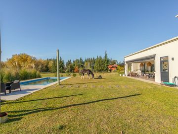 VENTA CASA 5 AMB LUJAN LAS LILAS CHACRAS DE CAMPO