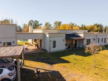 VENTA CASA 5 AMB LUJAN LAS LILAS CHACRAS DE CAMPO