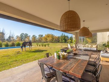 VENTA CASA 5 AMB LUJAN LAS LILAS CHACRAS DE CAMPO