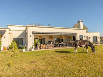 VENTA CASA 5 AMB LUJAN LAS LILAS CHACRAS DE CAMPO