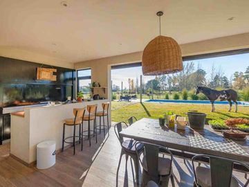 VENTA CASA 5 AMB LUJAN LAS LILAS CHACRAS DE CAMPO