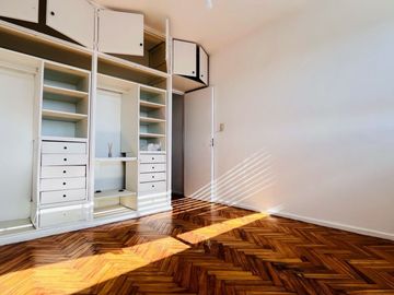 VENTA DEPTO 2 AMBIENTES. LUMINOSO. FLORES NORTE