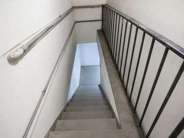 LOCAL COMERCIAL O DEPÓSITO 135 M2 CON SÓTANO
