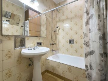 VILLA SARMIENTO VENTA CHALET 3-4 AMB A MTS GAONA