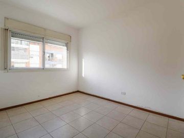 Venta dep. 3 amb Almagro, c/balc y coch. c/renta