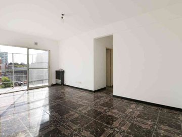 Venta dep. 3 amb Almagro, c/balc y coch. c/renta