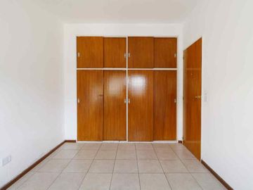 Venta dep. 3 amb Almagro, c/balc y coch. c/renta
