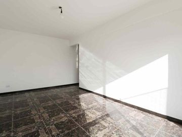 Venta dep. 3 amb Almagro, c/balc y coch. c/renta