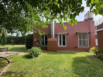 VENTA CASA 4 AMBIENTES PARQUE BELLA VISTA