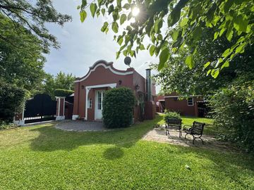 VENTA CASA 4 AMBIENTES PARQUE BELLA VISTA