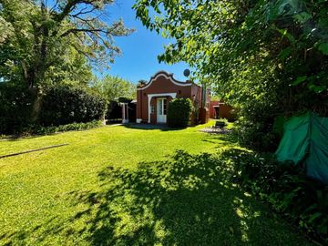 VENTA CASA 4 AMBIENTES PARQUE BELLA VISTA