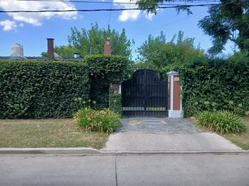 VENTA CASA 4 AMBIENTES PARQUE BELLA VISTA