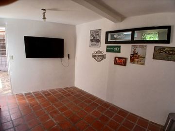VENTA CASA 4 AMBIENTES PARQUE BELLA VISTA