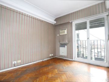 VENTA DEPARTAMENTO 4 amb. balcón Parque Chacabuco