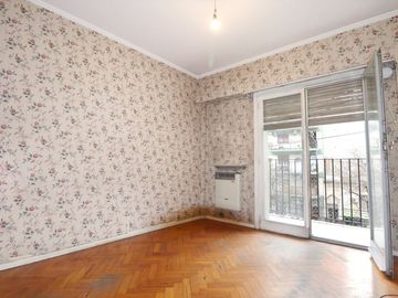 VENTA DEPARTAMENTO 4 amb. balcón Parque Chacabuco