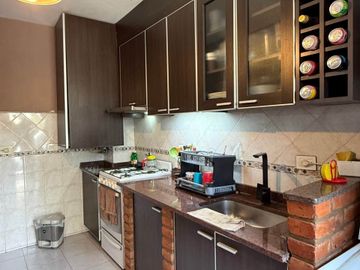 VENTA PH 3AMB CASEROS CENTRO