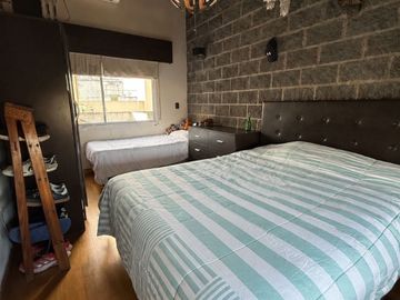 VENTA PH 3AMB CASEROS CENTRO
