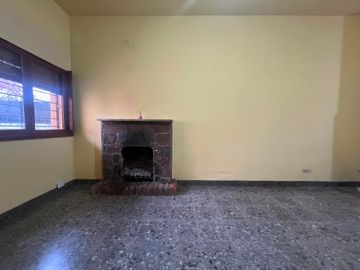VENTA CASA 3 AMB. COCHERA GALPON APTO CREDITO