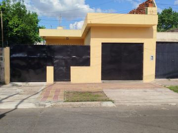 VENTA CASA 3 AMB. COCHERA GALPON APTO CREDITO