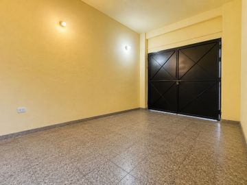 VENTA CASA 3 AMB. COCHERA GALPON APTO CREDITO