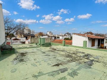 PH DE 3 AMBIENTES CON JARDIN Y TERRAZA PROPIOS