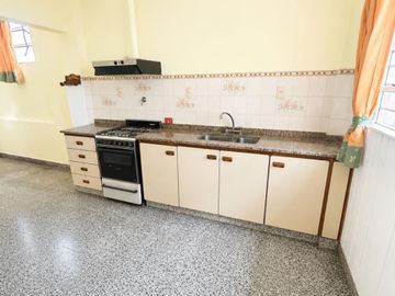 PH DE 3 AMBIENTES CON JARDIN Y TERRAZA PROPIOS