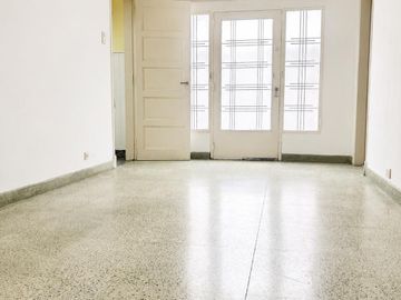 PH DE 3 AMBIENTES CON JARDIN Y TERRAZA PROPIOS