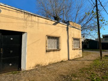 VENTA CASA 4 AMB + LOCAL SAN JOSÉ A REFACCIONAR
