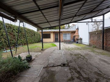 Venta de Casa 3 amb en HURLINGHAM con Cochera