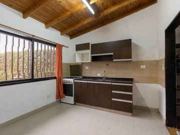 Venta de Casa 3 amb en HURLINGHAM con Cochera