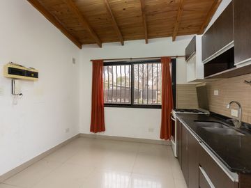 Venta de Casa 3 amb en HURLINGHAM con Cochera