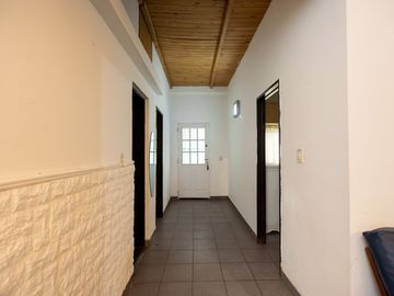 Venta de Casa 3 amb en HURLINGHAM con Cochera