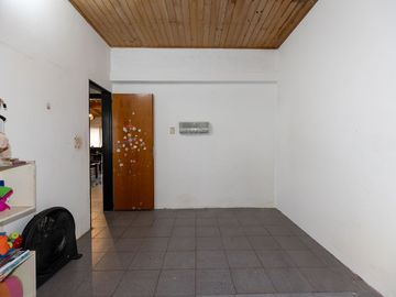 Venta de Casa 3 amb en HURLINGHAM con Cochera