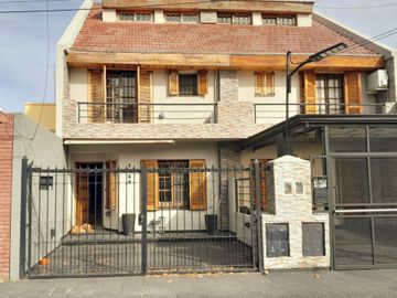 Tríplex 4 Amb. Venta Beccar Jardín-Pileta-Parrilla
