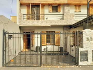 Tríplex 4 Amb. Venta Beccar Jardín-Pileta-Parrilla