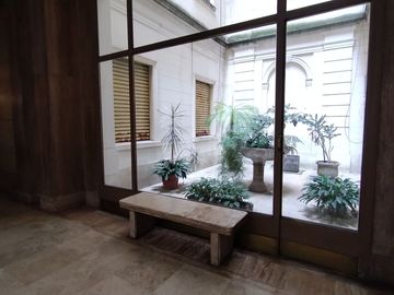 VENTA OFICINA LUMINOSA 25 M2 LAVALLE 1400