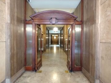 VENTA OFICINA LUMINOSA 25 M2 LAVALLE 1400